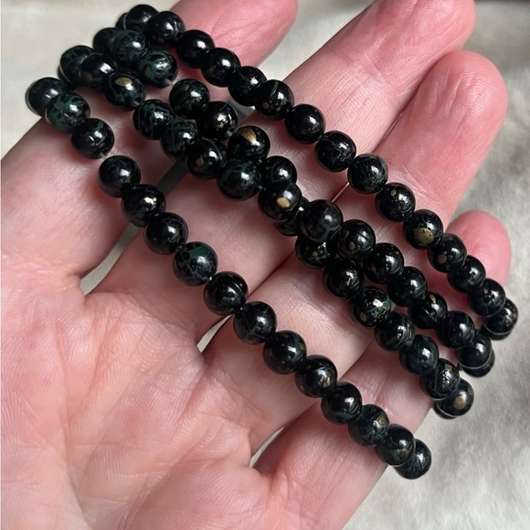 Bracelets, 4-new in package black bead elastic - jewelry - Picture 3 of 8